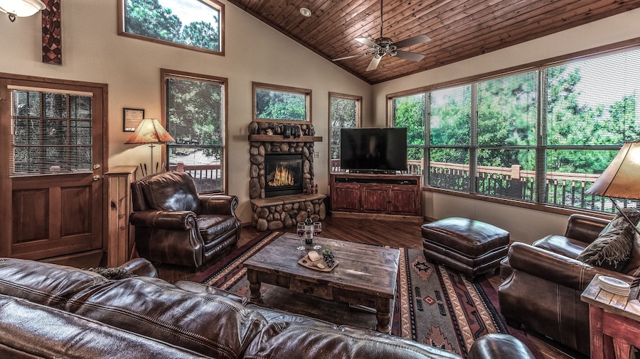 Homer's Hideaway by Ruidoso Vacation Rentals