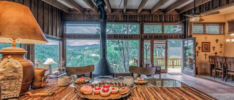 Studio (2 Bedrooms) | Property amenity