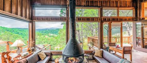 Studio (2 Bedrooms) | Property amenity