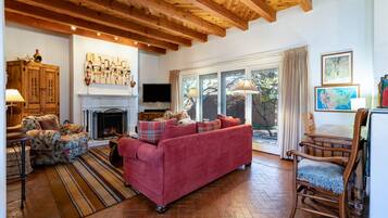House (2 Bedrooms) | Property amenity