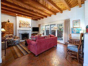 House (2 Bedrooms) | Property amenity - Puertas de Canyon Road by Kokopelli Property Management (Santa Fe)