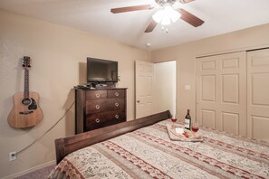 Studio (2 Bedrooms) | Property amenity