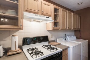 Studio (2 Bedrooms) | Property amenity