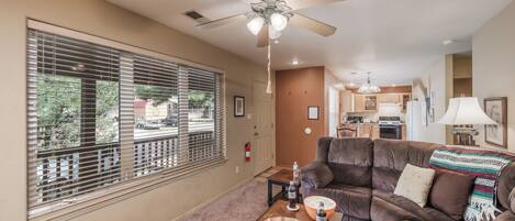 Studio (2 Bedrooms) | Property amenity