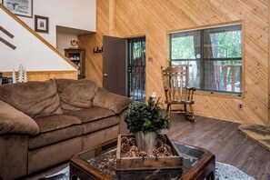 Studio (3 Bedrooms) | Property amenity