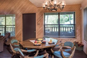 Studio (3 Bedrooms) | Property amenity