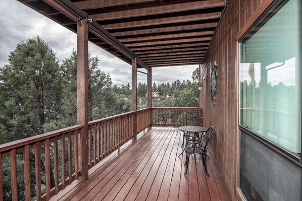 Studio (3 Bedrooms) | Property amenity