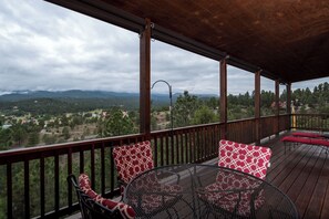 Studio (3 Bedrooms) | Property amenity