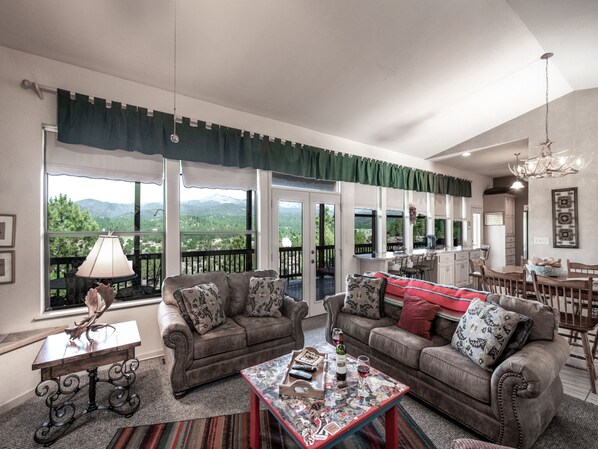 Studio (3 Bedrooms) | Property amenity