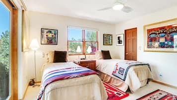 Nhà, 3 phòng ngủ | 3 phòng ngủ, trang trí khác biệt