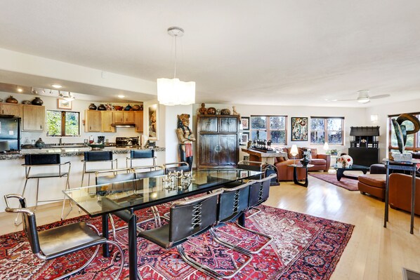 House, 3 Bedrooms | Dining - Sunlit Hills Art and Views by Kokopelli Property Management (Santa Fe)