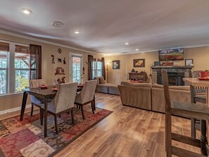 Studio (2 Bedrooms) | Property amenity