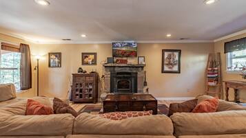 Studio (2 Bedrooms) | Property amenity