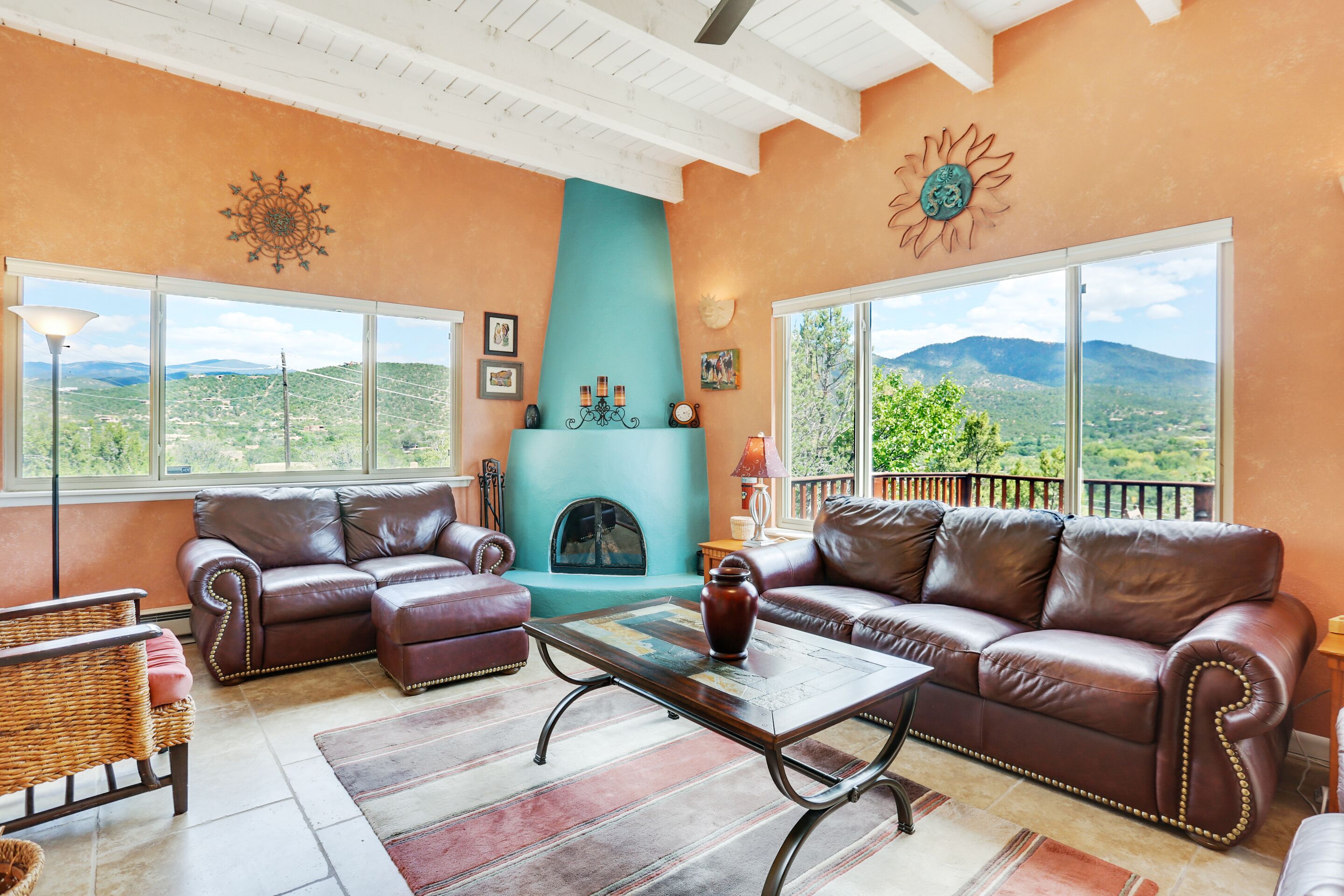 Condo, 2 Bedrooms | Living area | 40-inch TV with cable channels, fireplace