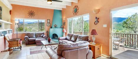 Condo, 2 Bedrooms | Living area | 40-inch TV with cable channels, fireplace