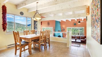 Condo, 2 Bedrooms | Dining