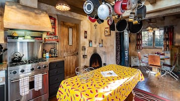 House (2 Bedrooms) | Property amenity