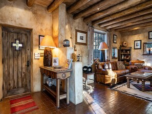 House (2 Bedrooms) | Property amenity