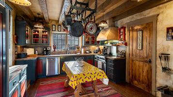 House (2 Bedrooms) | Property amenity