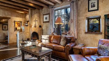 House (2 Bedrooms) | Front of property