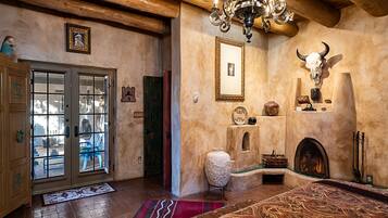 House (2 Bedrooms) | Property amenity