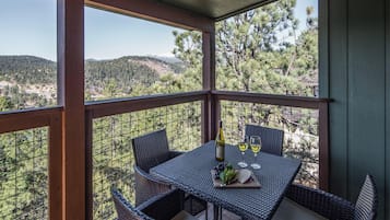 Studio (4 Bedrooms) | Property amenity