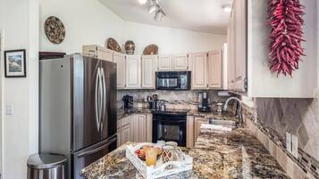 Estudio (4 Bedrooms) | Servicio de la propiedad