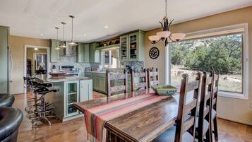 House (4 Bedrooms) | Property amenity