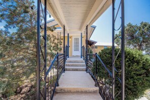 House (4 Bedrooms) | Property amenity