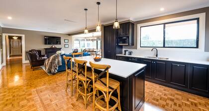 Hedge House - luxury, space, style, great location