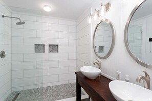 Shower, towels
