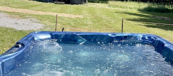 Near Grayson Highlands Hot Tub & Creekside Fun