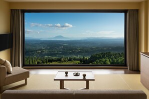 Free minibar items, in-room safe, blackout curtains, free WiFi - Hoshino Resorts KAI Kirishima (Kirishima)