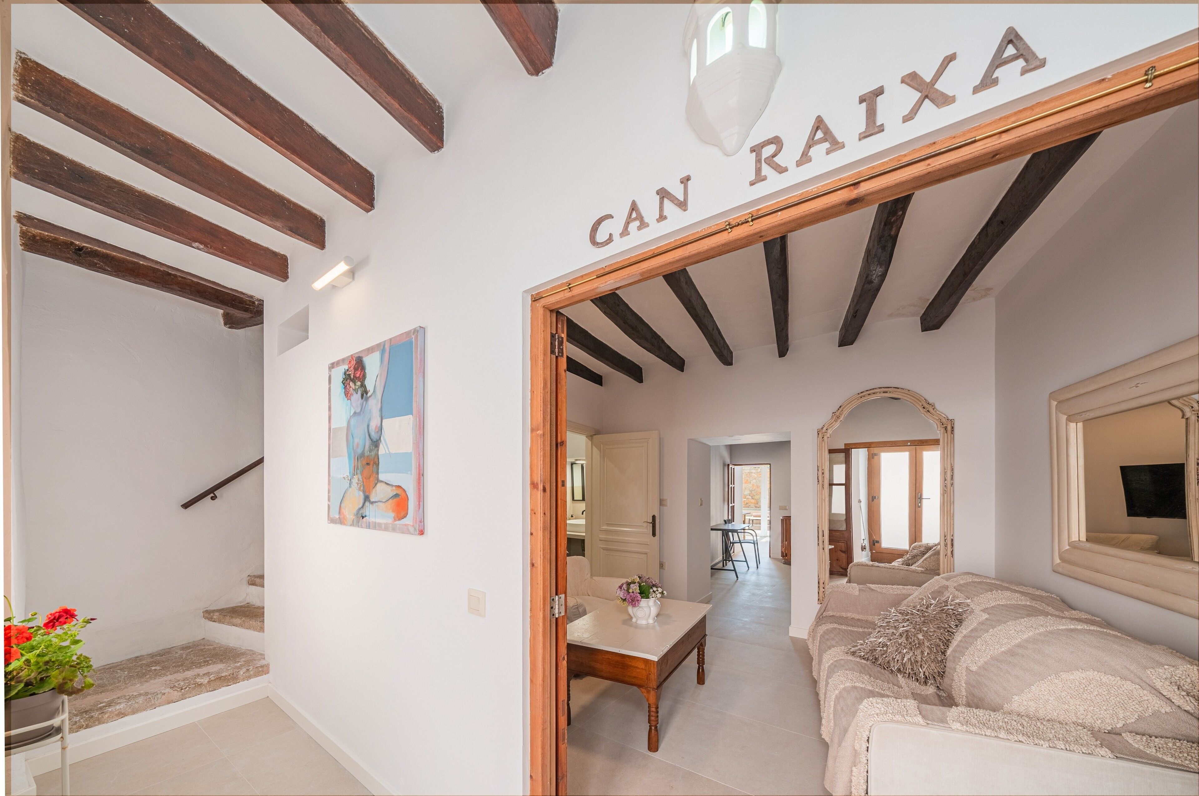 Télévision, cheminée