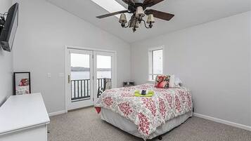 9 bedrooms, iron/ironing board, WiFi, bed sheets