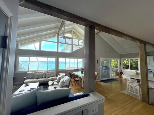 Stunning Kawela Bay Beachfront Home - 3 bedrooms - sleeps 9
