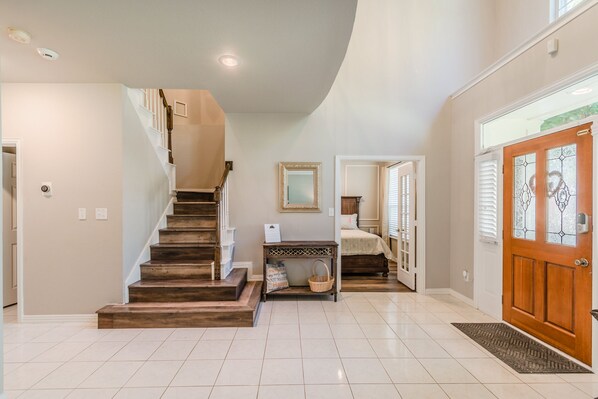 5 chambres, fer et planche à repasser, lit parapluie, Wi-Fi gratuit