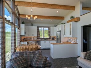 Interior - Wildcat Ridge Retreat (Cochrane)