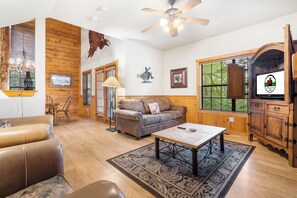 Smart TV, fireplace, DVD player