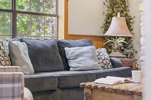 Smart TV, fireplace, DVD player