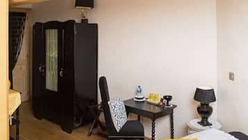 1 chambre, fer et planche à repasser, accès Internet, draps fournis