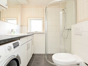 Bathroom - Holiday Home in Großenbrode (Grossenbrode)