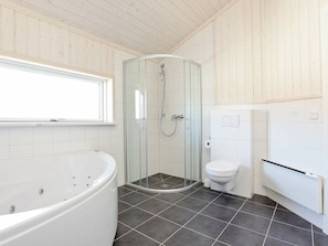 House | Bathroom - Holiday Home in Großenbrode (Grossenbrode)