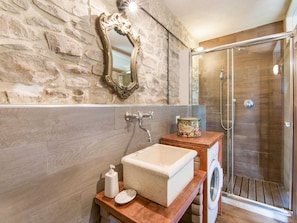 Casa | Baño | Regadera y secadora de cabello 