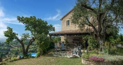 Mansion in Vallefoglia With Pool and Panorama