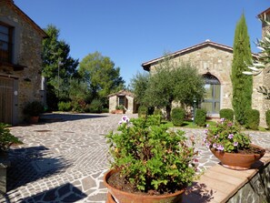 House | Garden - Holiday Home in Montecarelli With Pool (Barberino di Mugello)
