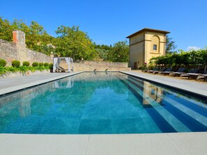 Outdoor pool - Belvilla by OYO Piccionaia (Rignano sull'Arno)