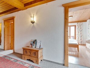 3 bedrooms, bed sheets - Valley-view Apartment in Hochfügen With Balcony (Fuegenberg)