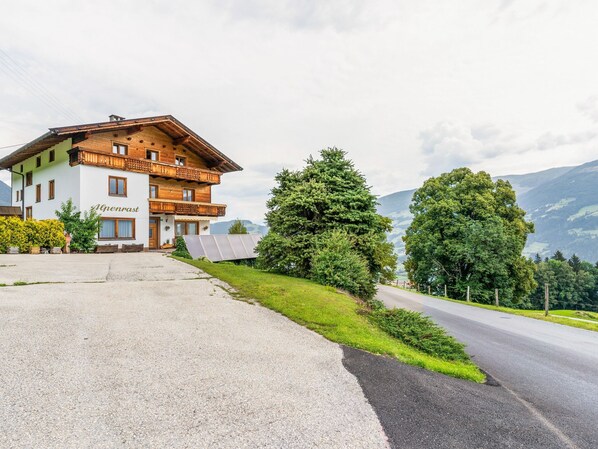 Exterior - Valley-view Apartment in Hochfügen With Balcony (Fuegenberg)