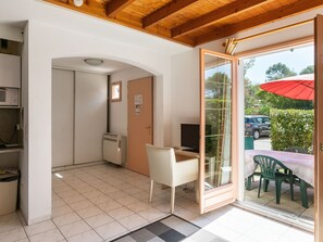 Reception - Serene Holiday Home in Mouans Sartoux With Swimming Pool (Mouans-Sartoux)